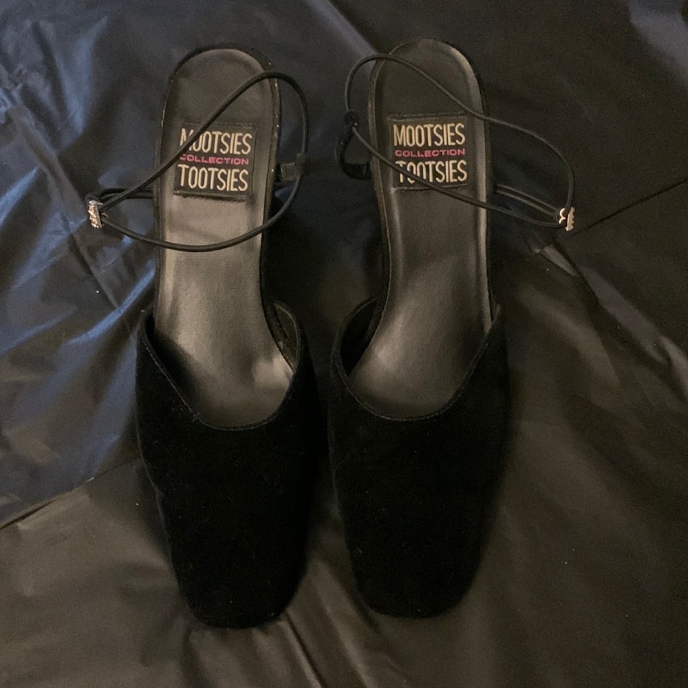 Black velvet heels w/ strap